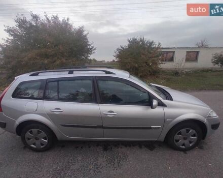 Рено Меган 2006 в Черкассах на Automoto.ua Серый Рено Меган, объемом двигателя 1.6 л и пробегом 207 тыс. км за 4200 $, фото 1 на Automoto.ua