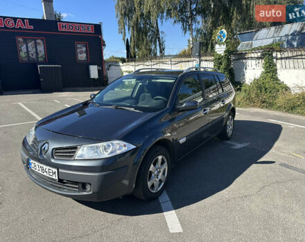 Рено Меган 2006 у Нежине на Automoto.ua Сірий Рено Меган, об'ємом двигуна 1.6 л та пробігом 243 тис. км за 5900 $, фото 1 на Automoto.ua