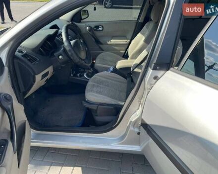 Серый Рено Меган, объемом двигателя 1.5 л и пробегом 233 тыс. км за 4800 $, фото 9 на Automoto.ua