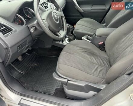 Сірий Рено Меган, об'ємом двигуна 1.6 л та пробігом 216 тис. км за 5400 $, фото 15 на Automoto.ua