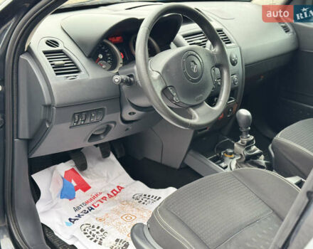 Рено Меган 2006 у Тернополі на Automoto.ua Сірий Рено Меган, об'ємом двигуна 2 л та пробігом 250 тис. км за 4600 $, фото 37 на Automoto.ua