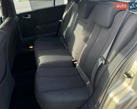 Серый Рено Меган, объемом двигателя 2 л и пробегом 280 тыс. км за 4700 $, фото 6 на Automoto.ua