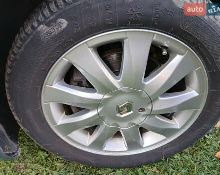 Рено Меган 2006 в Конотопе на Automoto.ua Серый Рено Меган, объемом двигателя 2 л и пробегом 219 тыс. км за 5600 $, фото 34 на Automoto.ua