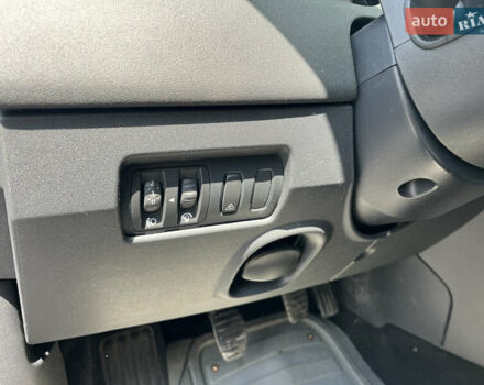 Серый Рено Меган, объемом двигателя 1.6 л и пробегом 217 тыс. км за 4750 $, фото 21 на Automoto.ua