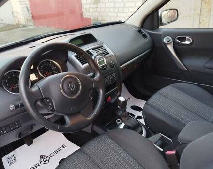 Серый Рено Меган, объемом двигателя 2 л и пробегом 162 тыс. км за 6299 $, фото 98 на Automoto.ua