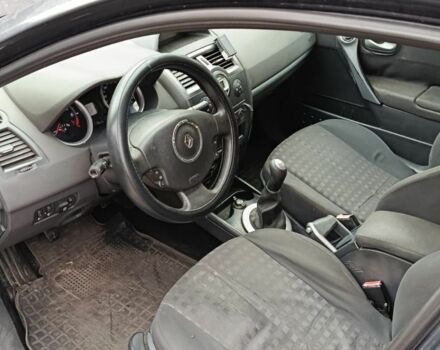 Серый Рено Меган, объемом двигателя 1.6 л и пробегом 400 тыс. км за 3500 $, фото 2 на Automoto.ua