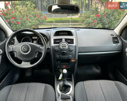 Рено Меган 2007 в Виннице на Automoto.ua Серый Рено Меган, объемом двигателя 1.6 л и пробегом 178 тыс. км за 5850 $, фото 36 на Automoto.ua