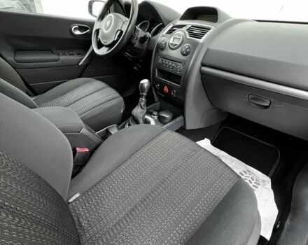 Сірий Рено Меган, об'ємом двигуна 2 л та пробігом 161 тис. км за 5750 $, фото 4 на Automoto.ua