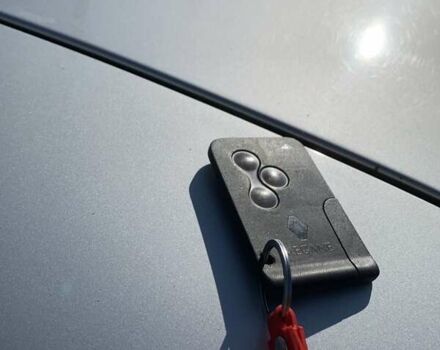 Рено Меган 2007 у Бару на Automoto.ua Сірий Рено Меган, об'ємом двигуна 1.6 л та пробігом 215 тис. км за 4999 $, фото 8 на Automoto.ua