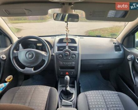 Серый Рено Меган, объемом двигателя 1.6 л и пробегом 248 тыс. км за 5300 $, фото 19 на Automoto.ua