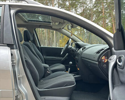 Сірий Рено Меган, об'ємом двигуна 2 л та пробігом 262 тис. км за 5650 $, фото 22 на Automoto.ua