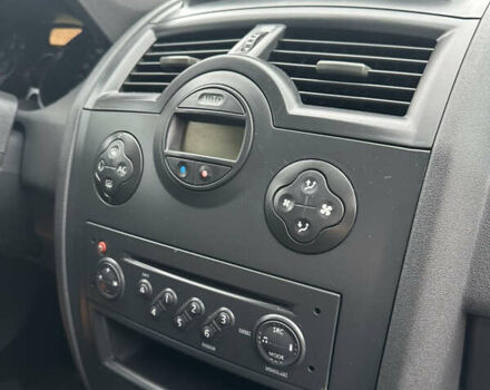 Серый Рено Меган, объемом двигателя 1.6 л и пробегом 174 тыс. км за 5550 $, фото 18 на Automoto.ua