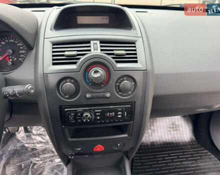 Серый Рено Меган, объемом двигателя 1.6 л и пробегом 236 тыс. км за 5200 $, фото 14 на Automoto.ua