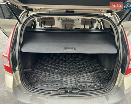 Серый Рено Меган, объемом двигателя 1.6 л и пробегом 281 тыс. км за 4800 $, фото 29 на Automoto.ua