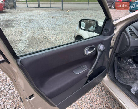 Серый Рено Меган, объемом двигателя 1.6 л и пробегом 236 тыс. км за 5200 $, фото 17 на Automoto.ua