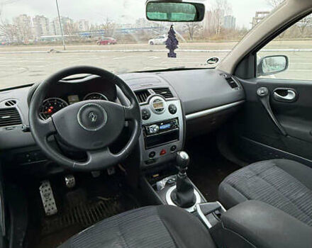 Серый Рено Меган, объемом двигателя 1.9 л и пробегом 342 тыс. км за 2100 $, фото 8 на Automoto.ua