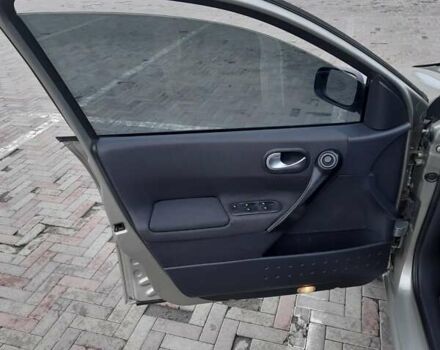 Серый Рено Меган, объемом двигателя 1.6 л и пробегом 234 тыс. км за 4999 $, фото 19 на Automoto.ua