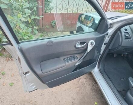 Серый Рено Меган, объемом двигателя 1.6 л и пробегом 308 тыс. км за 4500 $, фото 16 на Automoto.ua