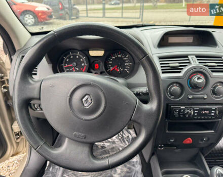 Серый Рено Меган, объемом двигателя 1.6 л и пробегом 236 тыс. км за 5200 $, фото 13 на Automoto.ua