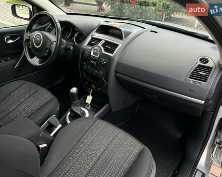 Рено Меган 2007 в Виннице на Automoto.ua Серый Рено Меган, объемом двигателя 1.6 л и пробегом 178 тыс. км за 5850 $, фото 49 на Automoto.ua