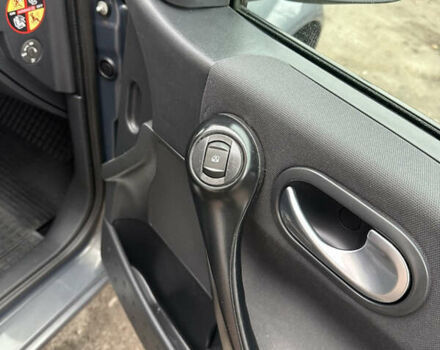 Серый Рено Меган, объемом двигателя 1.6 л и пробегом 174 тыс. км за 5550 $, фото 19 на Automoto.ua