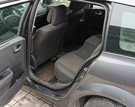 Серый Рено Меган, объемом двигателя 1.6 л и пробегом 400 тыс. км за 3500 $, фото 3 на Automoto.ua