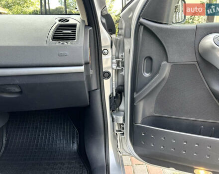 Рено Меган 2007 в Виннице на Automoto.ua Серый Рено Меган, объемом двигателя 1.6 л и пробегом 178 тыс. км за 5850 $, фото 50 на Automoto.ua