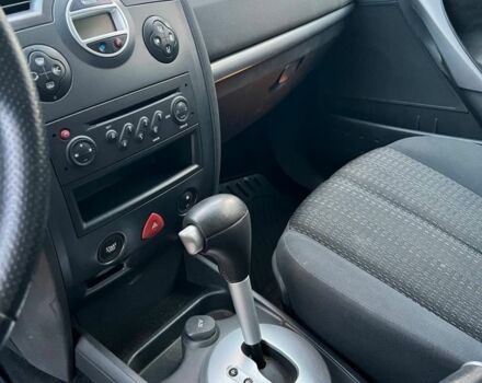 Сірий Рено Меган, об'ємом двигуна 1.9 л та пробігом 317 тис. км за 4900 $, фото 4 на Automoto.ua