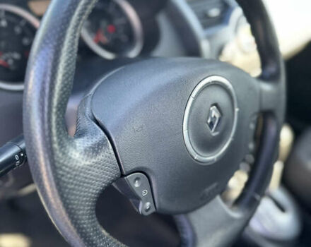 Серый Рено Меган, объемом двигателя 2 л и пробегом 134 тыс. км за 5600 $, фото 7 на Automoto.ua