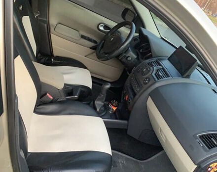 Серый Рено Меган, объемом двигателя 1.6 л и пробегом 281 тыс. км за 4500 $, фото 11 на Automoto.ua