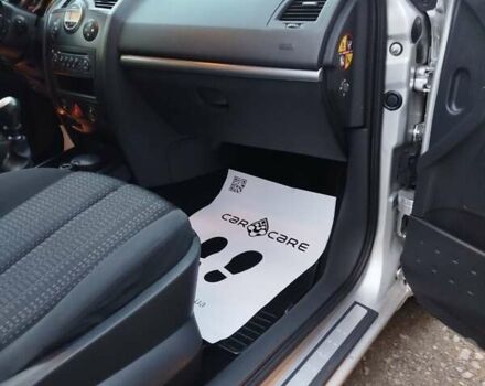 Серый Рено Меган, объемом двигателя 2 л и пробегом 162 тыс. км за 6299 $, фото 135 на Automoto.ua