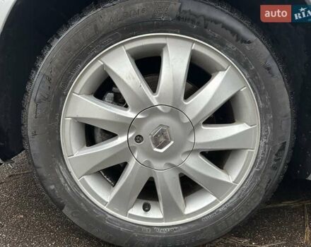 Сірий Рено Меган, об'ємом двигуна 1.6 л та пробігом 174 тис. км за 6000 $, фото 14 на Automoto.ua