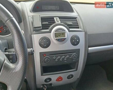 Серый Рено Меган, объемом двигателя 1.6 л и пробегом 240 тыс. км за 5450 $, фото 14 на Automoto.ua