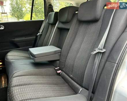 Рено Меган 2007 в Виннице на Automoto.ua Серый Рено Меган, объемом двигателя 1.6 л и пробегом 178 тыс. км за 5850 $, фото 65 на Automoto.ua