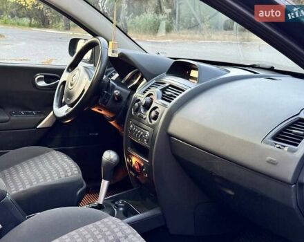 Серый Рено Меган, объемом двигателя 1.6 л и пробегом 190 тыс. км за 5650 $, фото 55 на Automoto.ua