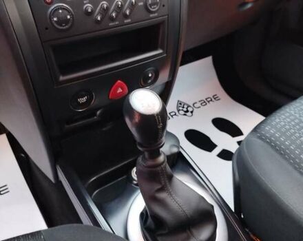 Серый Рено Меган, объемом двигателя 2 л и пробегом 162 тыс. км за 6299 $, фото 102 на Automoto.ua