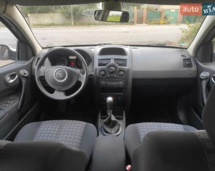 Серый Рено Меган, объемом двигателя 1.6 л и пробегом 206 тыс. км за 5390 $, фото 13 на Automoto.ua