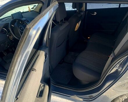 Сірий Рено Меган, об'ємом двигуна 1.6 л та пробігом 0 тис. км за 5850 $, фото 7 на Automoto.ua