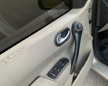 Серый Рено Меган, объемом двигателя 1.6 л и пробегом 281 тыс. км за 4500 $, фото 7 на Automoto.ua