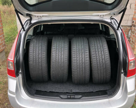 Серый Рено Меган, объемом двигателя 0 л и пробегом 128 тыс. км за 6500 $, фото 4 на Automoto.ua