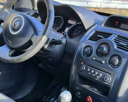 Серый Рено Меган, объемом двигателя 1.9 л и пробегом 375 тыс. км за 3400 $, фото 7 на Automoto.ua