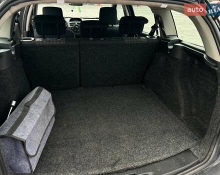 Рено Меган 2007 в Кривом Роге на Automoto.ua Серый Рено Меган, объемом двигателя 1.46 л и пробегом 290 тыс. км за 5500 $, фото 12 на Automoto.ua