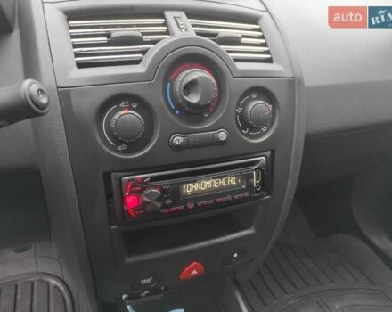 Серый Рено Меган, объемом двигателя 1.6 л и пробегом 212 тыс. км за 5990 $, фото 19 на Automoto.ua