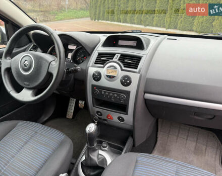Сірий Рено Меган, об'ємом двигуна 1.6 л та пробігом 143 тис. км за 5700 $, фото 53 на Automoto.ua