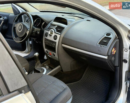 Серый Рено Меган, объемом двигателя 1.6 л и пробегом 213 тыс. км за 5650 $, фото 21 на Automoto.ua