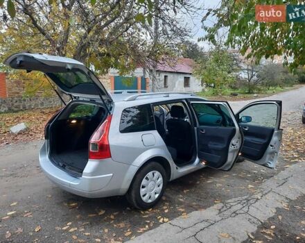 Серый Рено Меган, объемом двигателя 1.6 л и пробегом 224 тыс. км за 5850 $, фото 108 на Automoto.ua