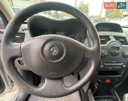 Серый Рено Меган, объемом двигателя 1.6 л и пробегом 250 тыс. км за 5250 $, фото 14 на Automoto.ua