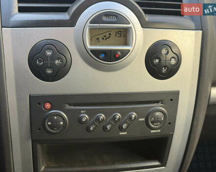 Серый Рено Меган, объемом двигателя 1.6 л и пробегом 213 тыс. км за 5650 $, фото 36 на Automoto.ua