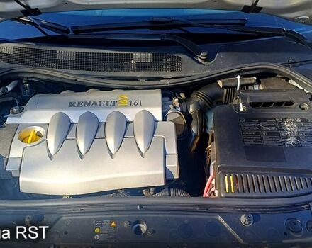 Серый Рено Меган, объемом двигателя 1.6 л и пробегом 168 тыс. км за 5500 $, фото 1 на Automoto.ua