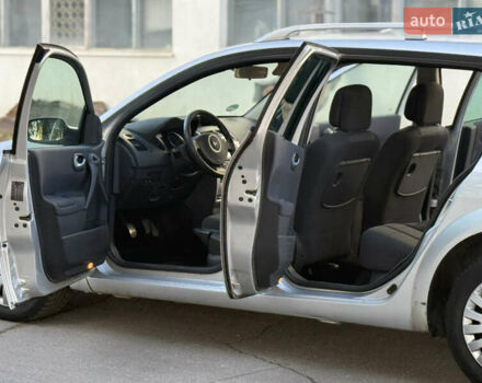 Серый Рено Меган, объемом двигателя 1.6 л и пробегом 213 тыс. км за 5650 $, фото 30 на Automoto.ua